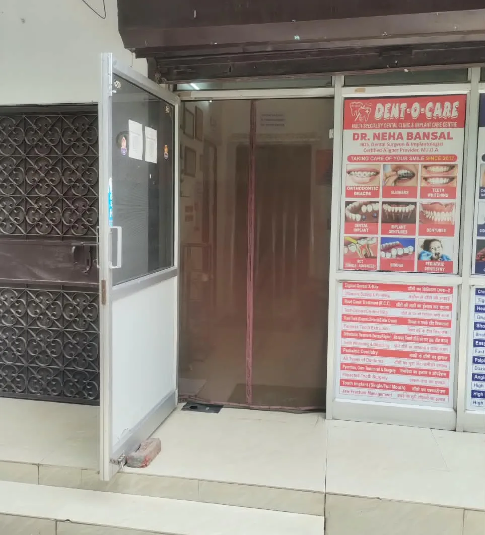 Entrance of Dent-O-Care dental clinic in Dilshad Garden